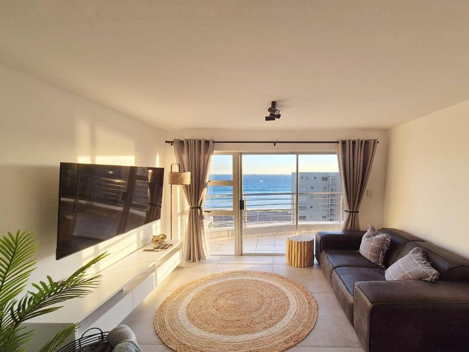 Luxurious Ocean View Beachfront Apartment Apartment in Cape Town