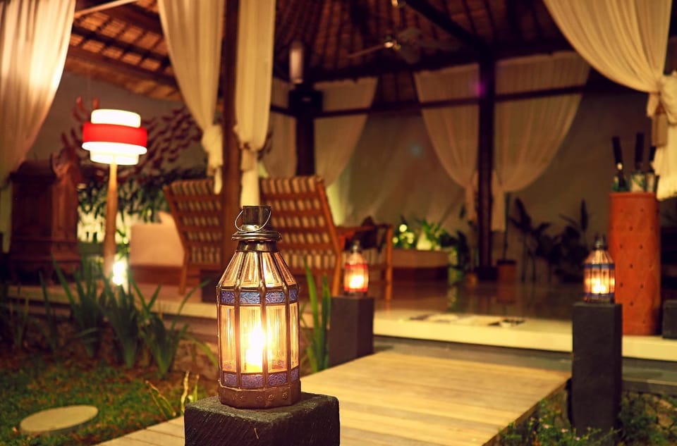 Patio, Patio, Communal lounge/ TV room, Night, Garden, Living room, Seating area, On site
