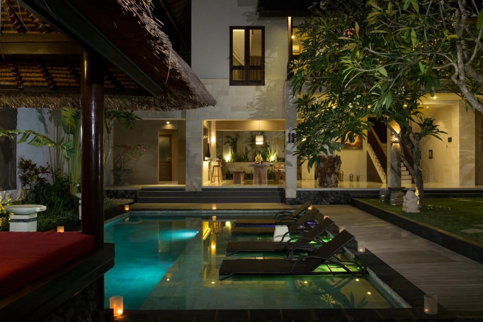 Night, Garden, Kitchen or kitchenette, Dining area, On site, Swimming pool, Swimming pool