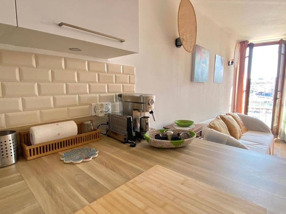 Le Cosy VIP, une vue perchée sur le Vieux Port Apartment in La Ciotat