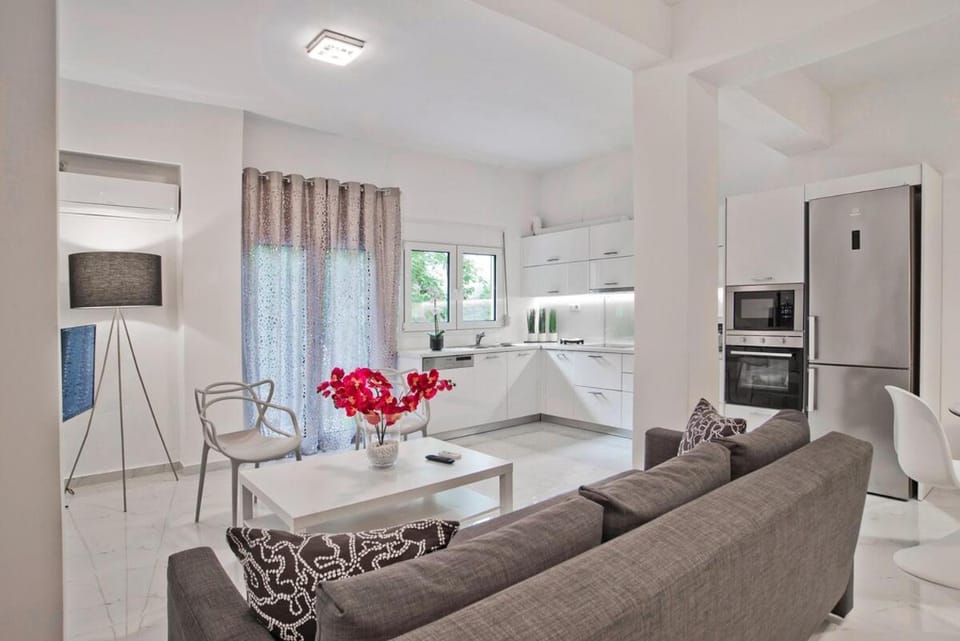 Kitchen or kitchenette, Living room, Seating area
