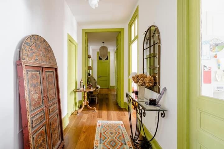 Guest bedroom in private home, quiet, elegant, 10 mins to beach, 1 triple and 1 double bedrooms Vacation rental in Nice