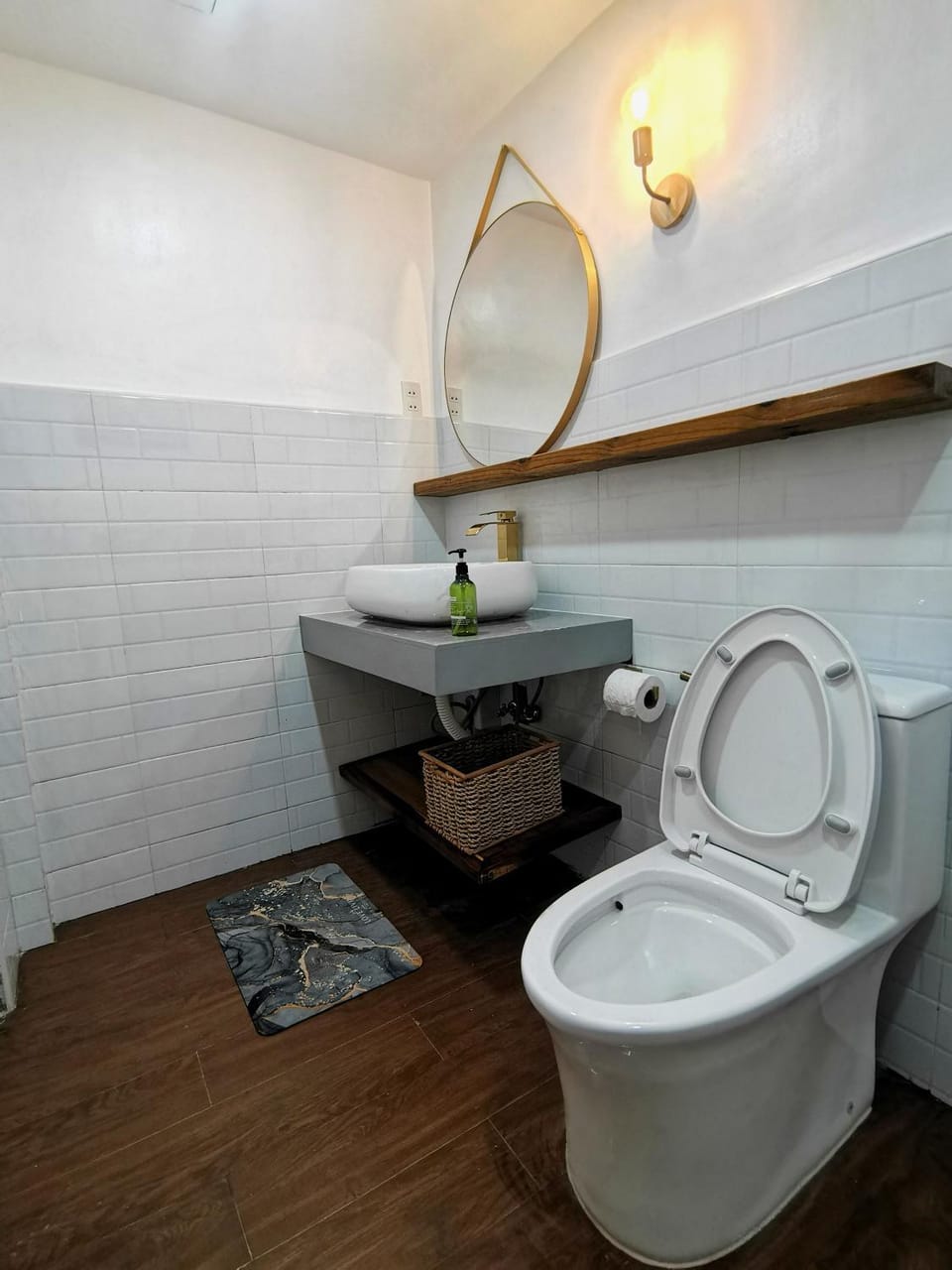 CM Guest house Bed and Breakfast in Puerto Princesa