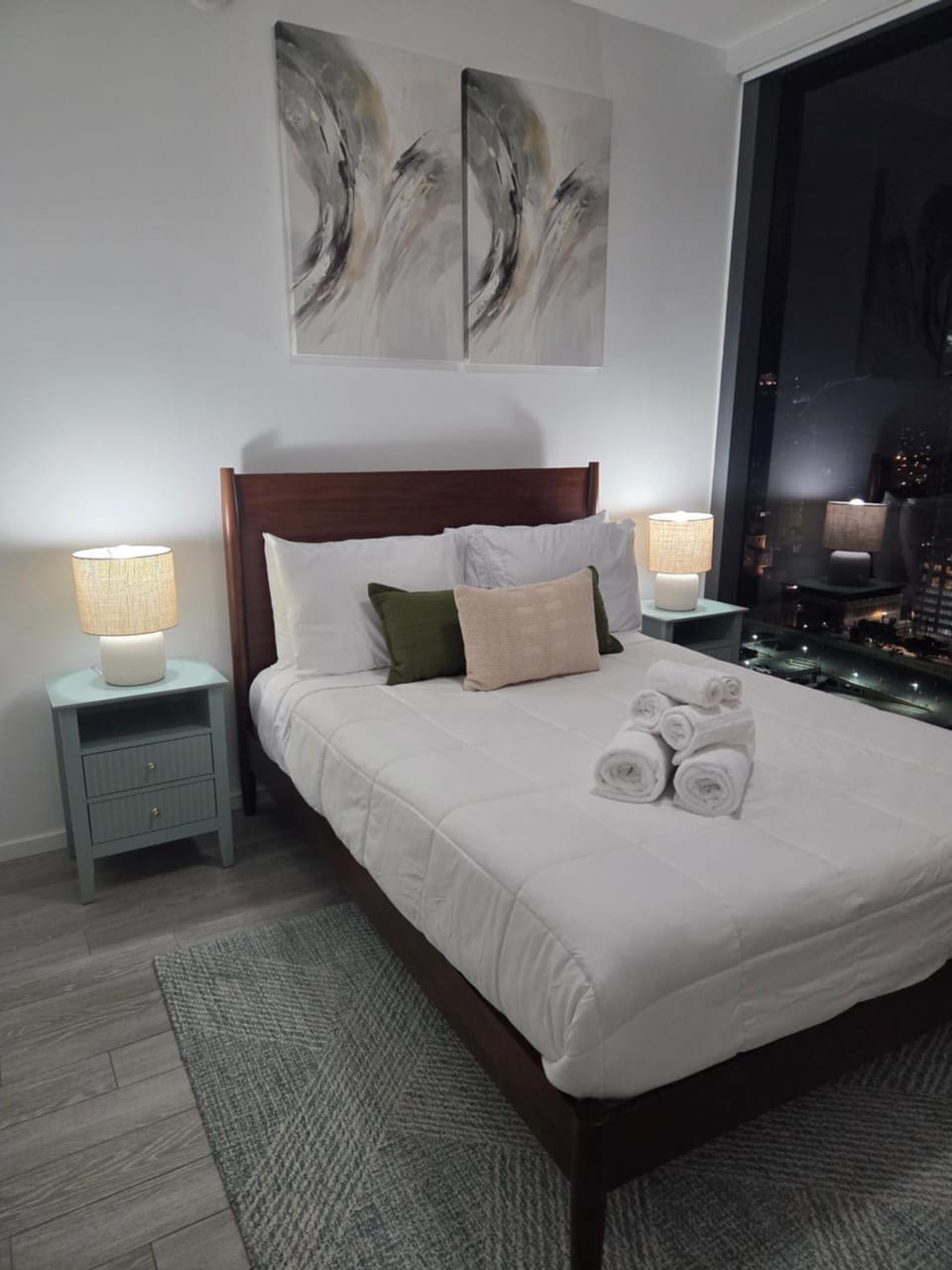 Bed, Photo of the whole room, Bedroom, towels