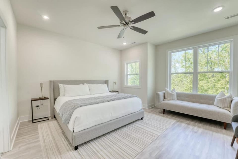Modern Escape - Bella Vista Trails & Comfort House in Bella Vista