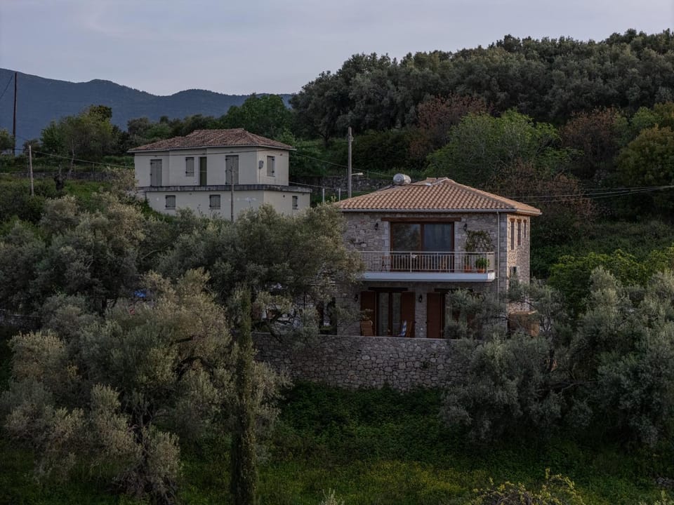 Property building, Day, Mountain view
