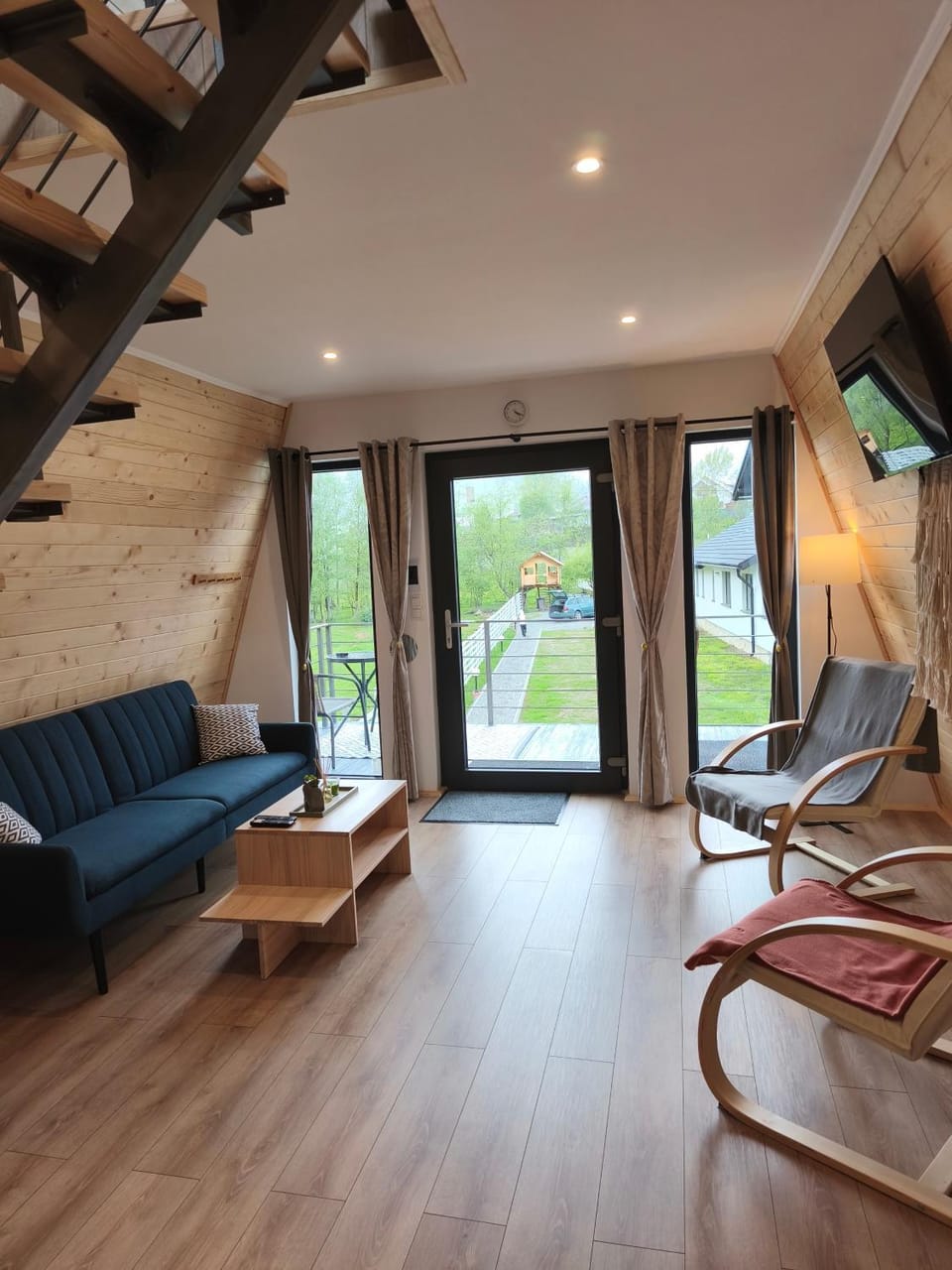 TV and multimedia, Living room, Seating area