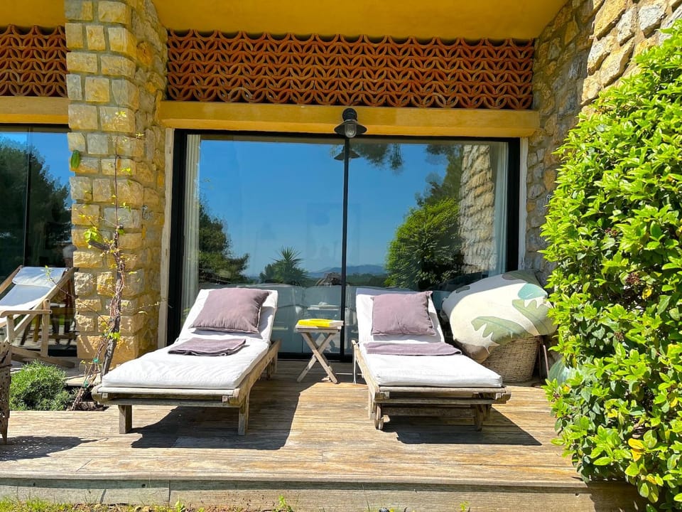 Patio, Spring, Day, Natural landscape, Garden, View (from property/room), Balcony/Terrace, Living room, Seating area, Garden view, sunbed