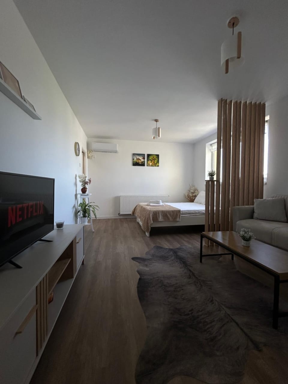 Communal lounge/ TV room, TV and multimedia, Photo of the whole room, internet, air conditioner