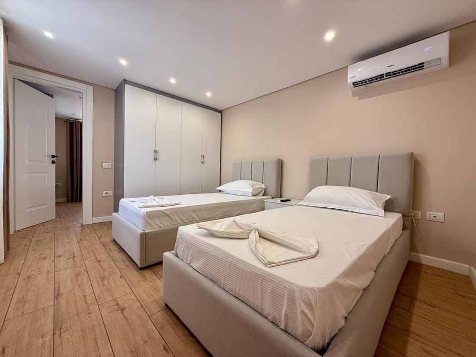 Bed, Bedroom, air conditioner