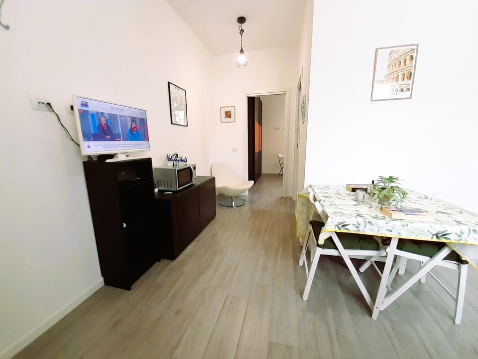 TV and multimedia, Dining area, microwave