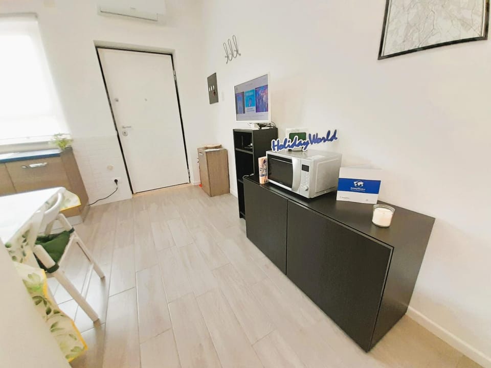 TV and multimedia, Dining area, microwave