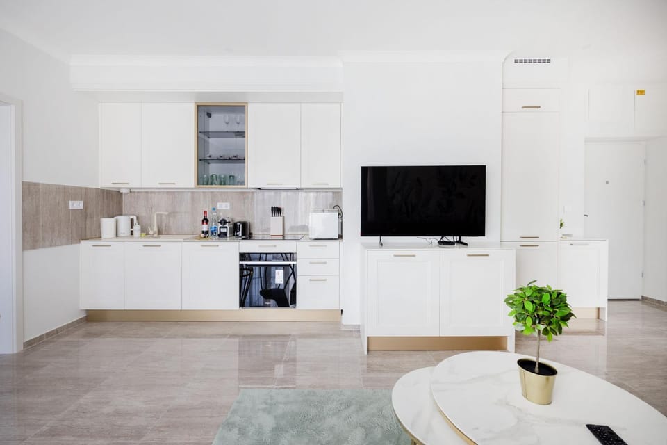 TV and multimedia, Kitchen or kitchenette