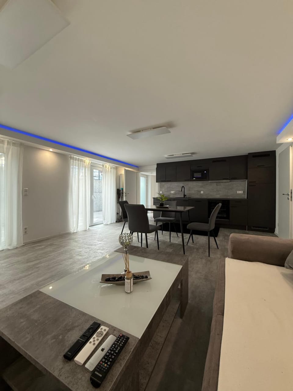 Living room, Seating area, Dining area