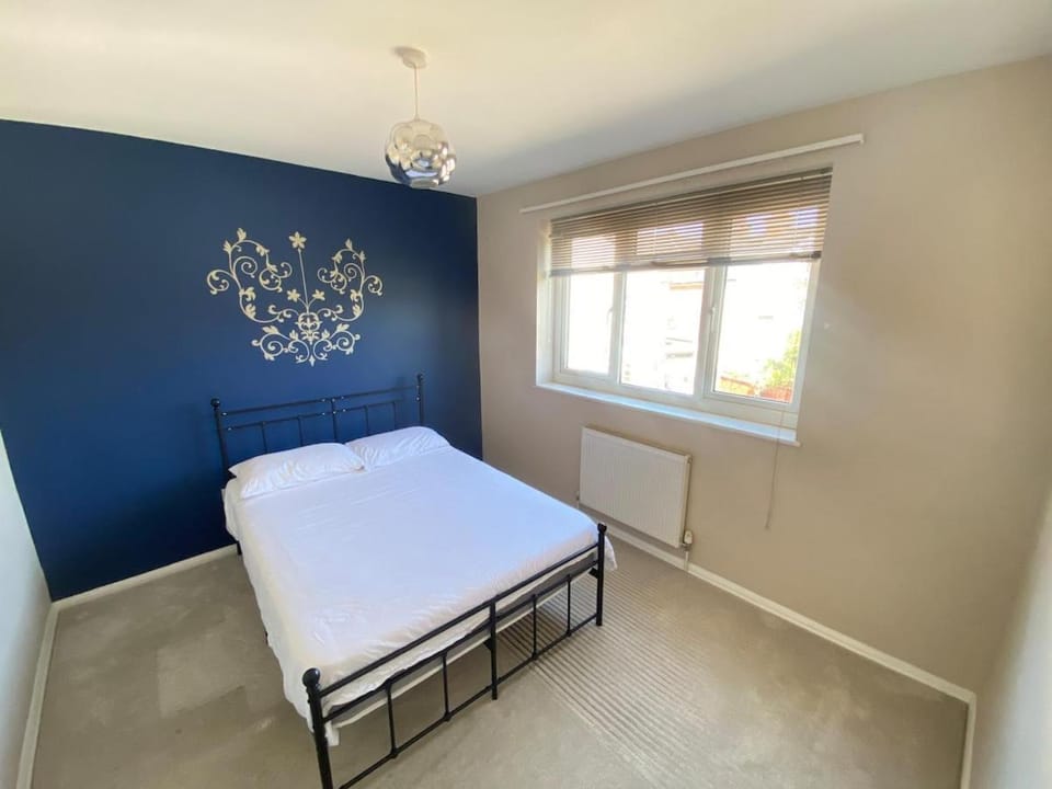 The Fern Two Bedroom Escape Apartment in Croydon