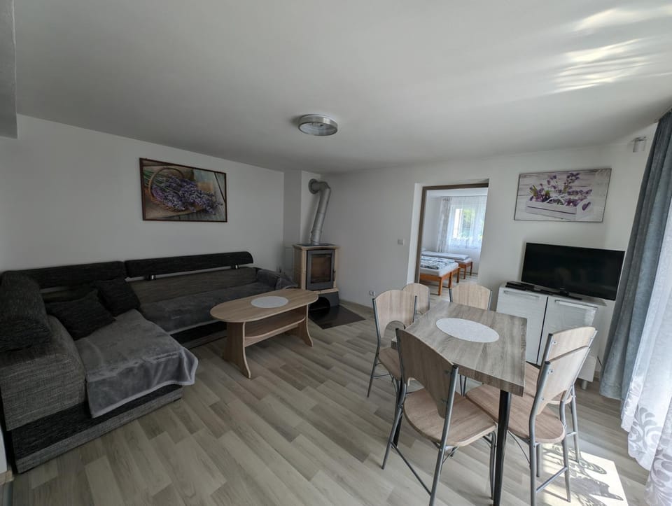 TV and multimedia, Living room, Dining area