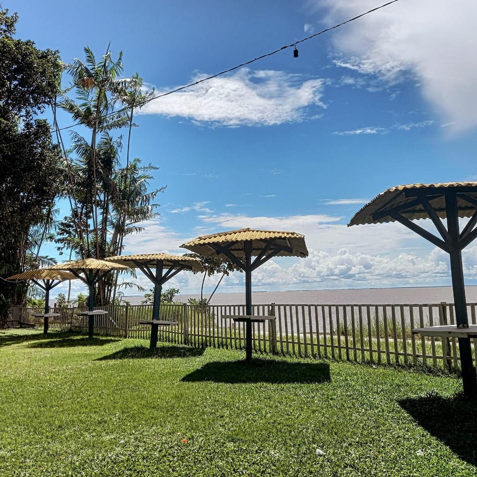 Hostel Ilha de Mosqueiro Bed and Breakfast in State of Maranhão, Brazil