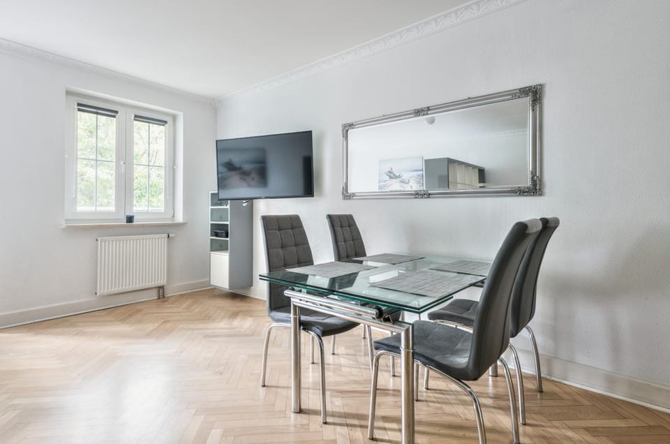 TV and multimedia, Living room, Dining area