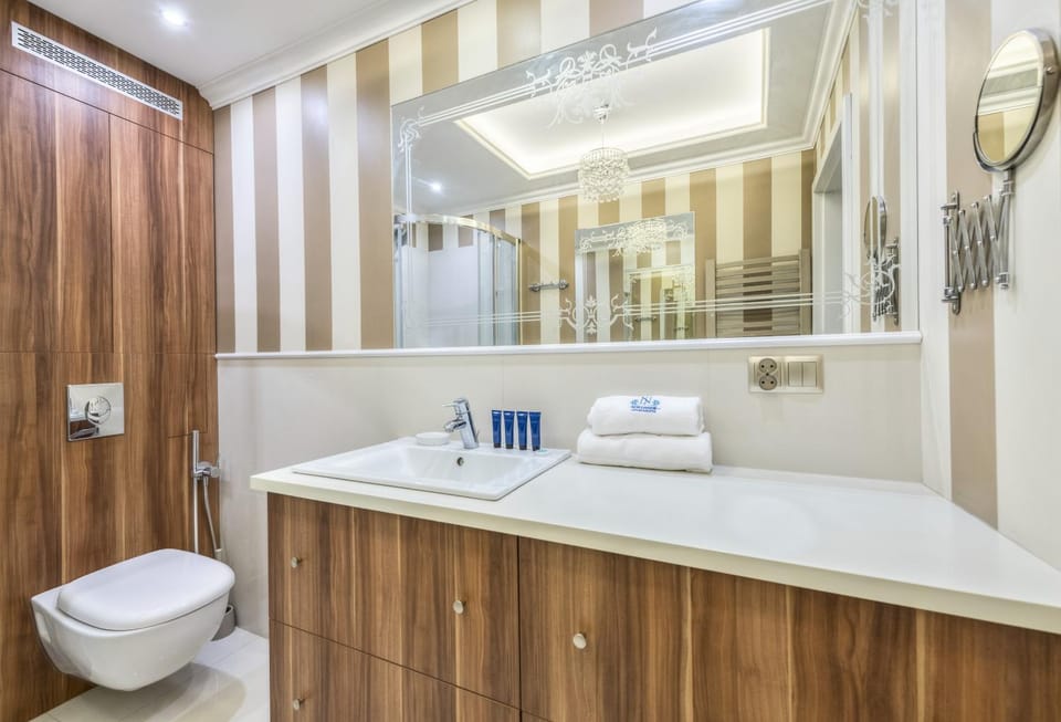 Shower, Bathroom, towels