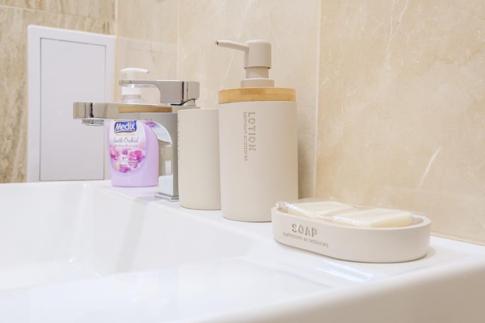 Bathroom, Photo of the whole room