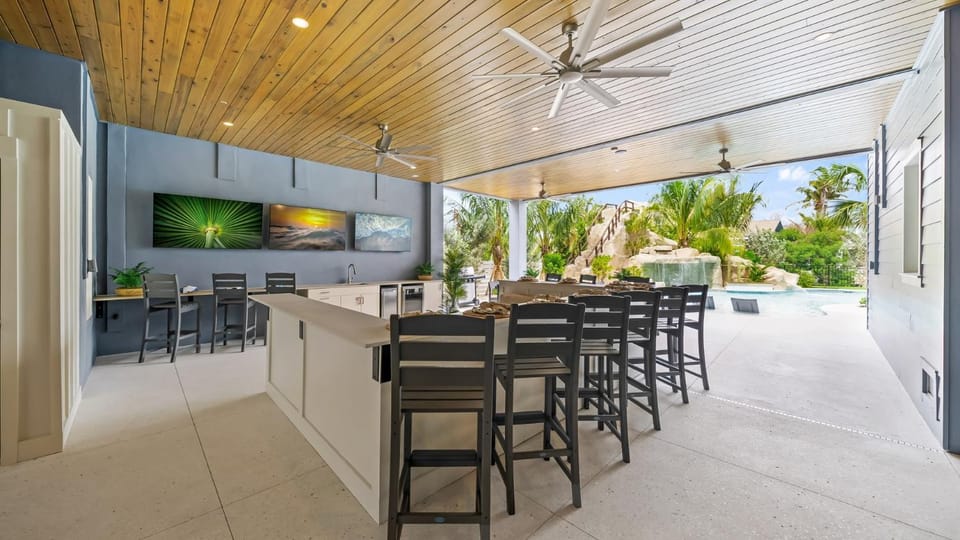 TV and multimedia, Other, Seating area, Dining area