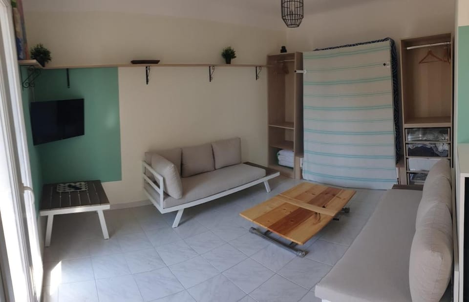 studio à 5 minute à pieds de la mer Apartment in Sanary-sur-Mer