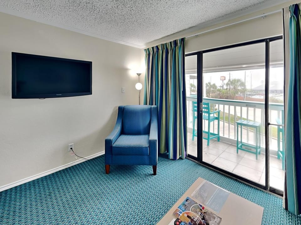 Sweet Gulf Views Apartment in Galveston Island