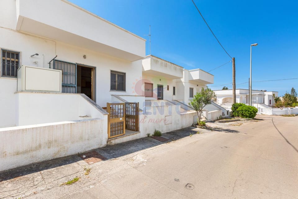 Property building, Day, Neighbourhood, Street view
