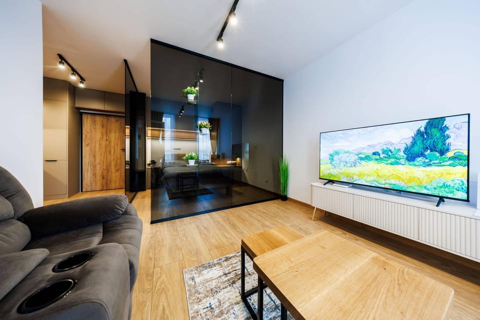 TV and multimedia, Living room, Seating area, Evening entertainment