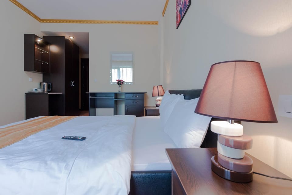 Bed, Photo of the whole room, Decorative detail