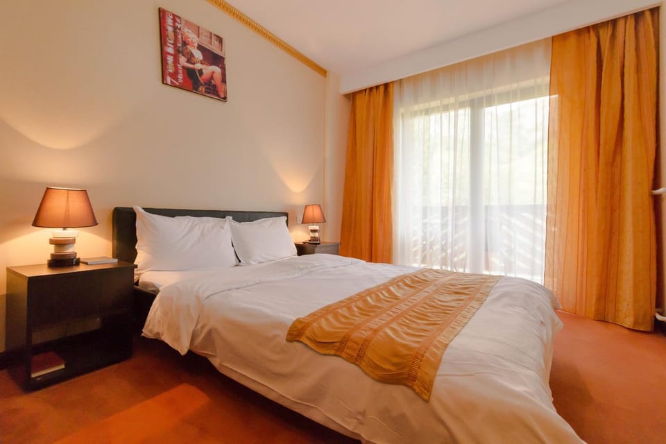 Bed, Photo of the whole room, Decorative detail