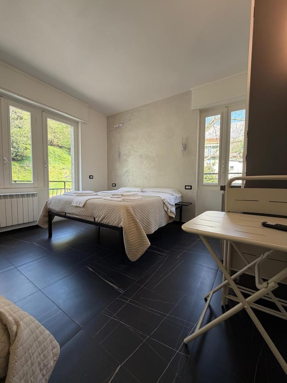 Lecco Rivers Retreat - Five Design Suites House in Province of Lecco