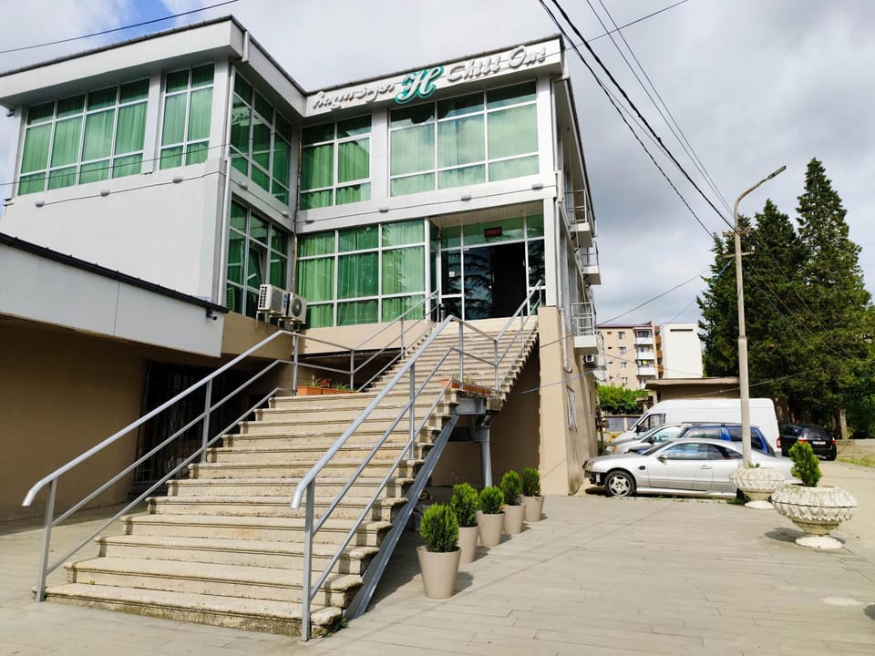 Property building, Neighbourhood, Street view, Parking
