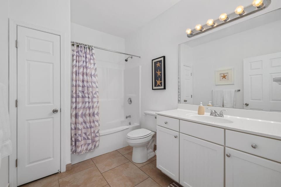 Shower, Toilet, Bathroom, Bath