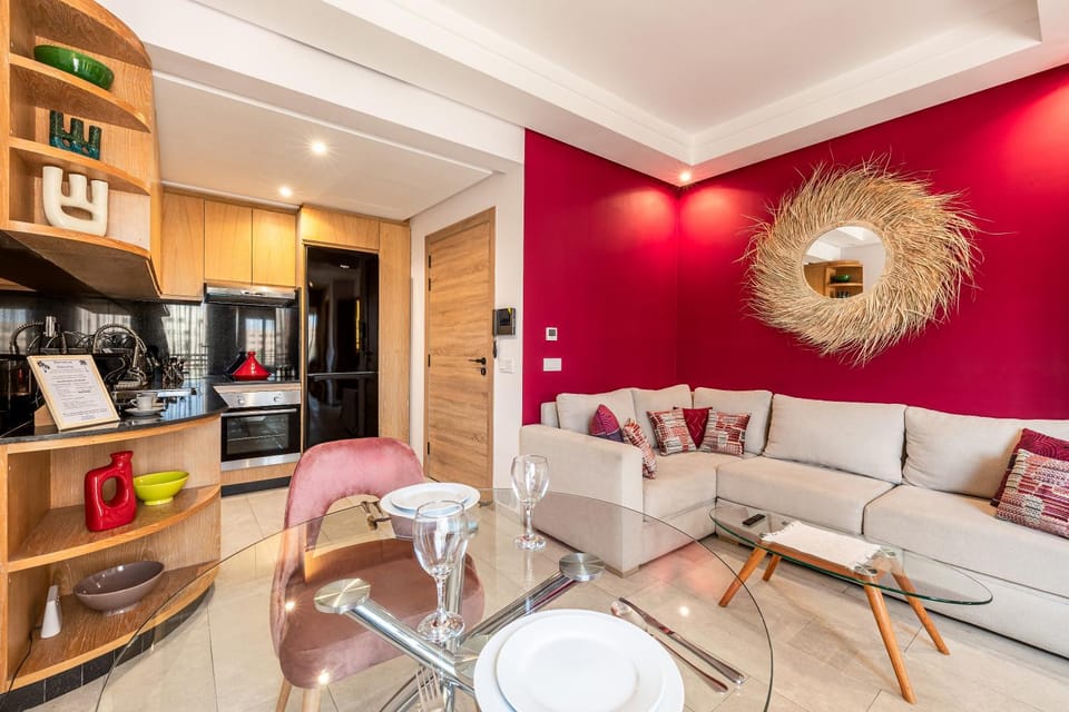 Coffee/tea facilities, Kitchen or kitchenette, Living room, Seating area, Dining area, oven, stove, toaster
