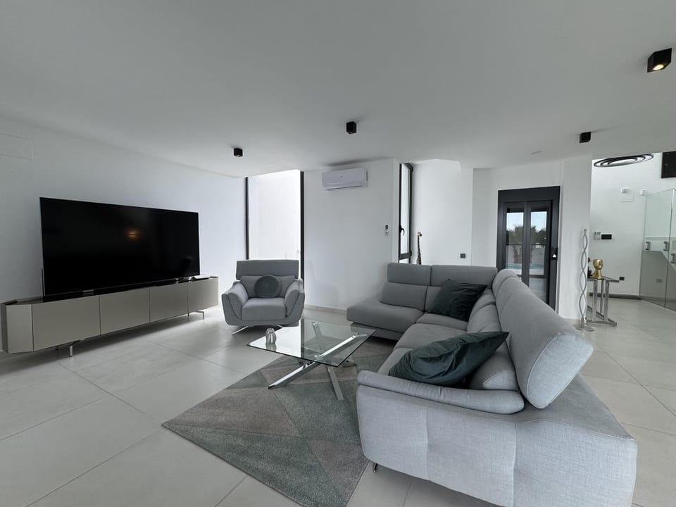 Communal lounge/ TV room, Living room