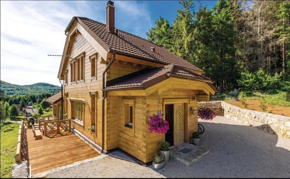 ŠUMSKA VILA Mrkopalj Villa in Primorje-Gorski Kotar County