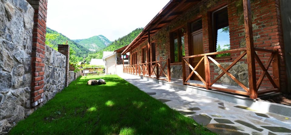 Property building, Day