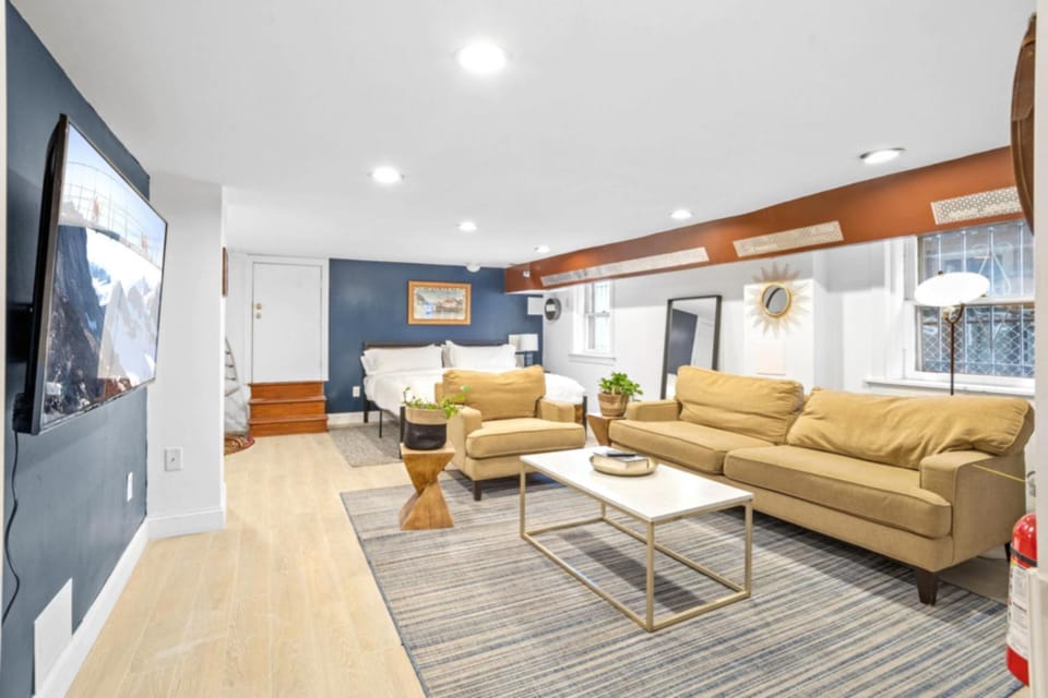 8BR 3BA Classic by Tropicana, Boardwalk, Beach House in Atlantic City
