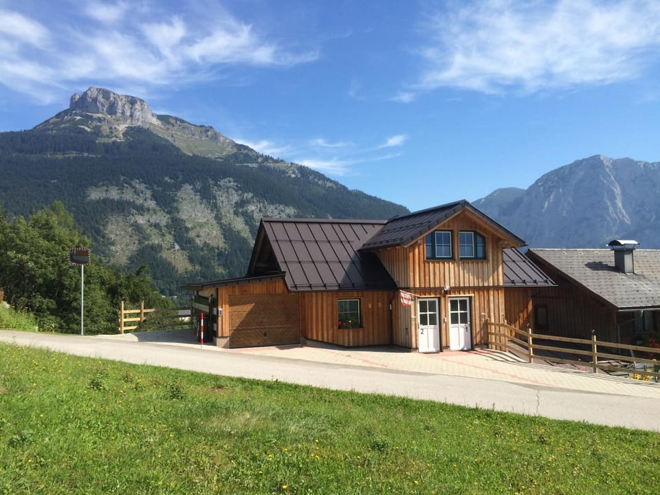 Property building, Day, Natural landscape, Mountain view