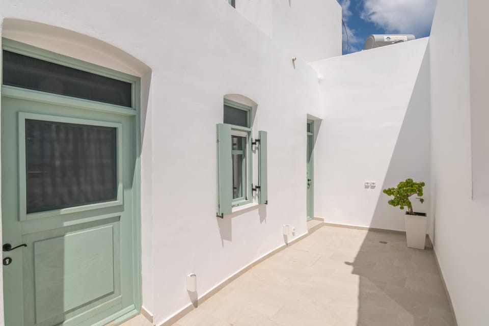 Balcony/Terrace, Inner courtyard view