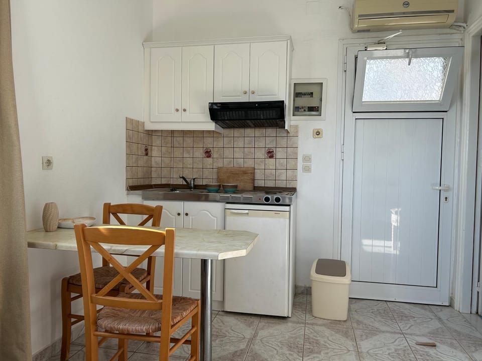 Studios Fokia Beach Apartment in Karpathos, 857 00, Greece