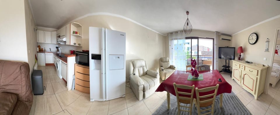 T2 climatisé au cœur de Cavalaire, avec terrasse, garage, proche des plages et commerces- Onda di mar Apartment in Cavalaire-sur-Mer