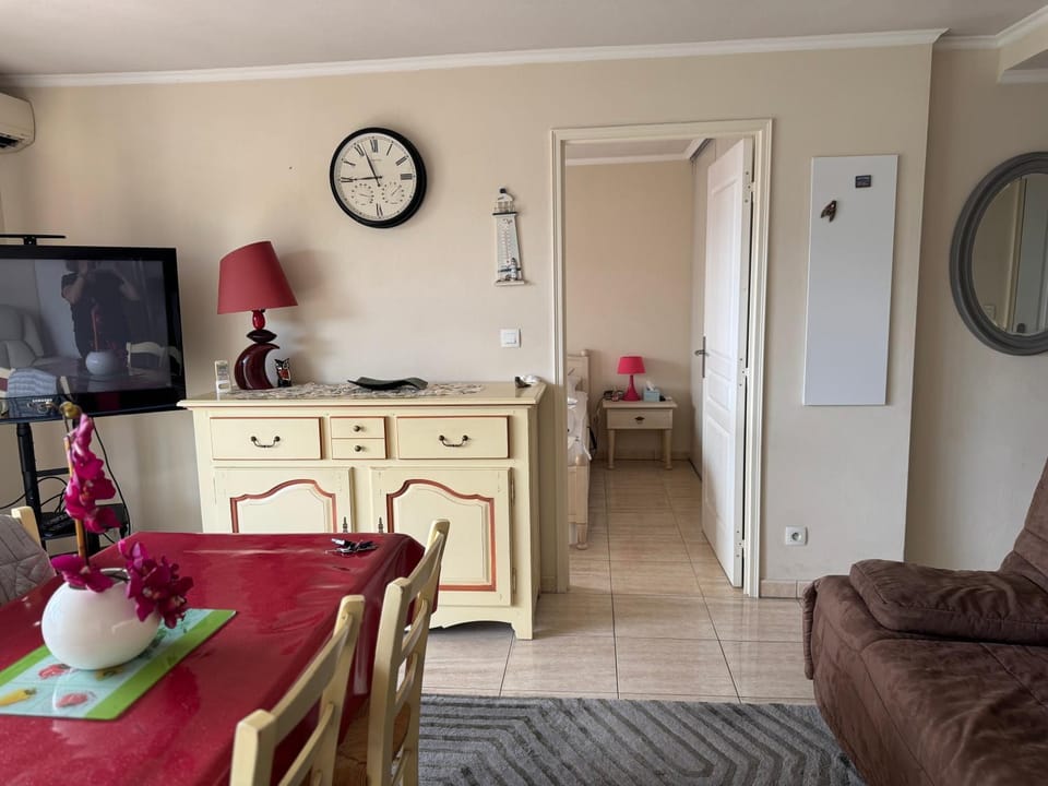 T2 climatisé au cœur de Cavalaire, avec terrasse, garage, proche des plages et commerces- Onda di mar Apartment in Cavalaire-sur-Mer