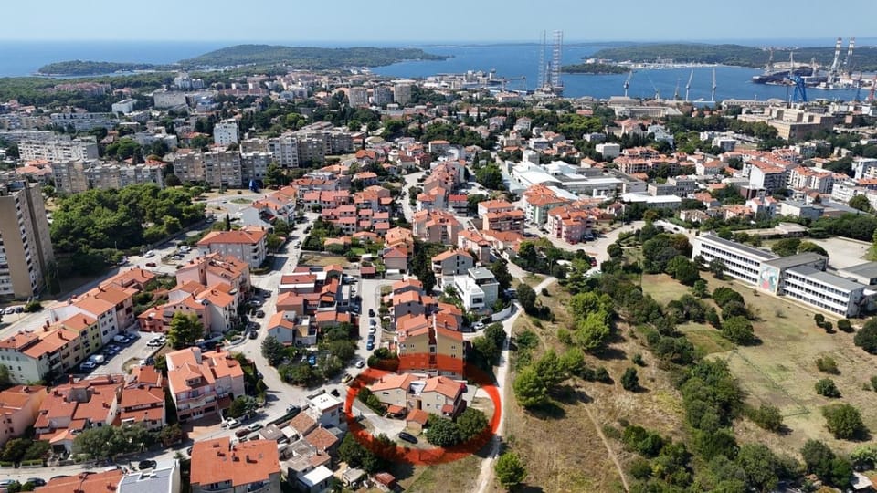 Apartment Piranesi with a parking space Apartment in Pula