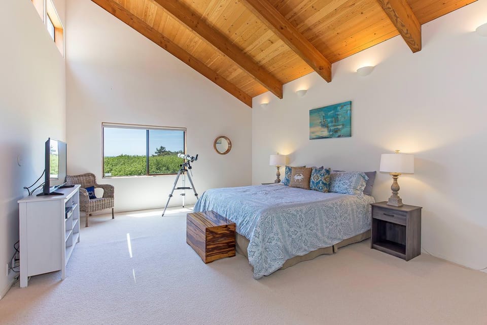 Grateful Getaway with Fireplace and Scenic Views House in Sonoma County