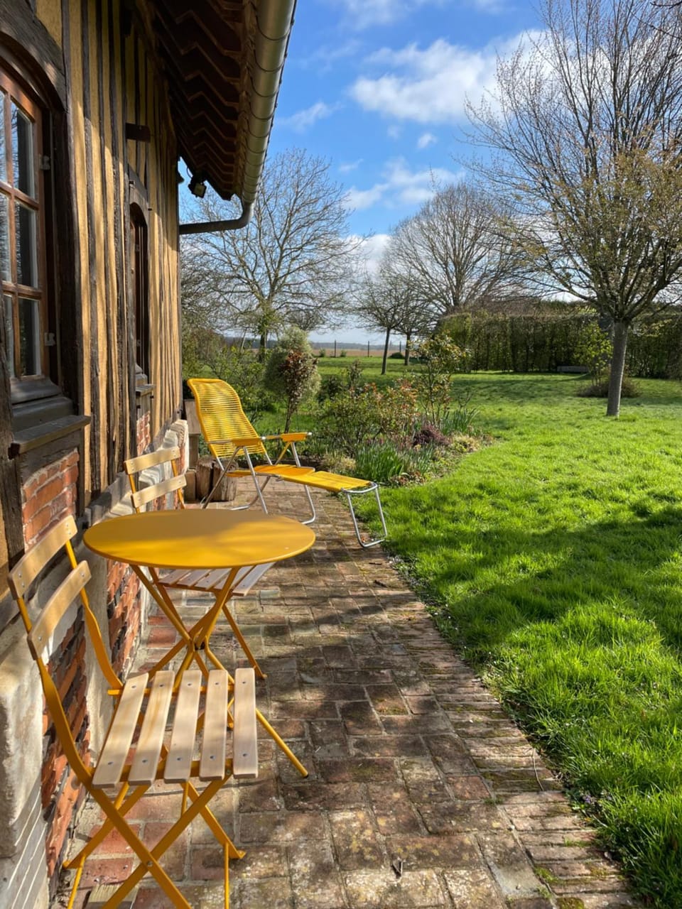 Patio, Spring, Garden, Dining area, Garden view