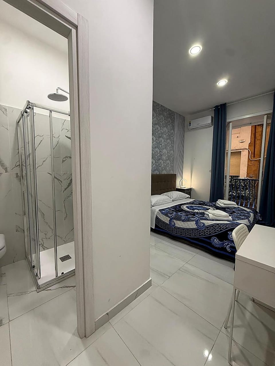 Shower, Bed, Bathroom, Photo of the whole room, Bedroom, towels, wardrobe