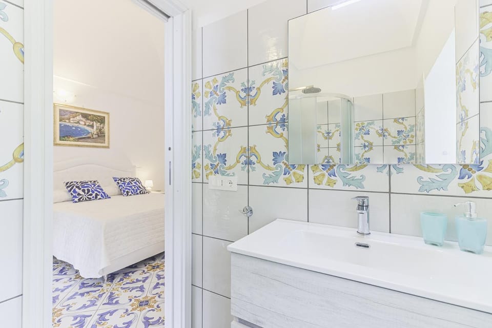 Shower, Bathroom, Bedroom