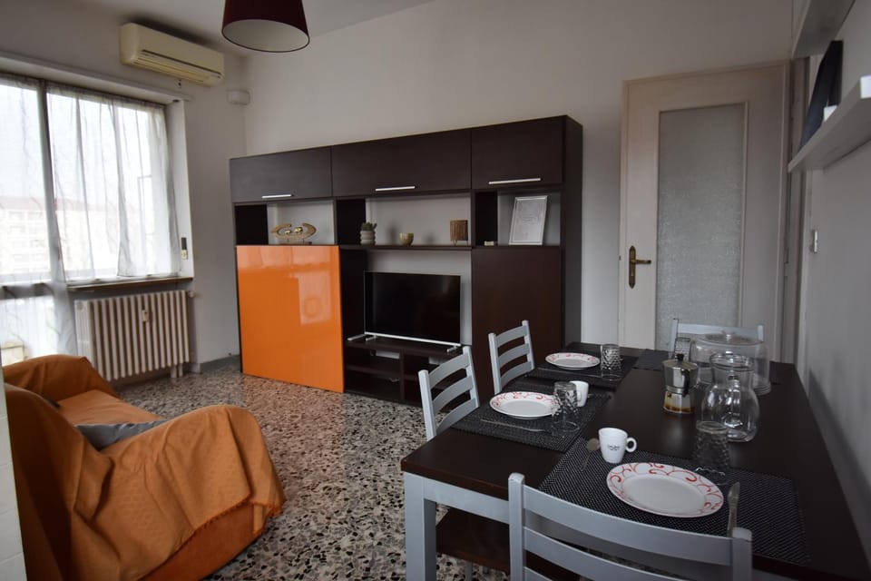 TV and multimedia, Living room, Dining area